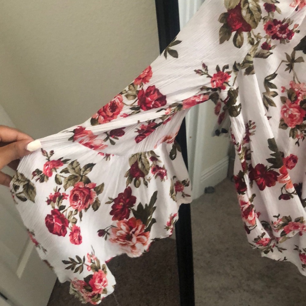 Floral long sleeve blouse. - Picture 2 of 2